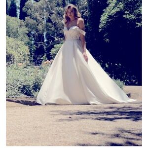 Wedding dress brand new!